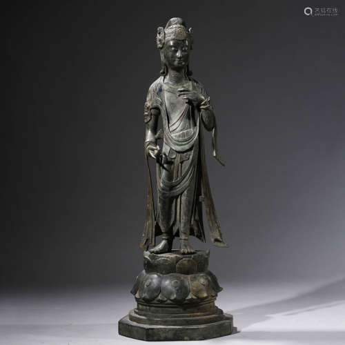 A CHINESE SILVER AVALOKITESHVARA STATUE