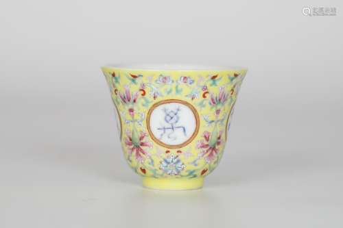 19TH yellow-bottomed pastel flower pattern cup