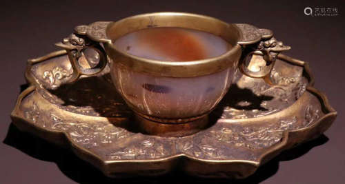 AGATE CUP DECORATED GILT SILVER