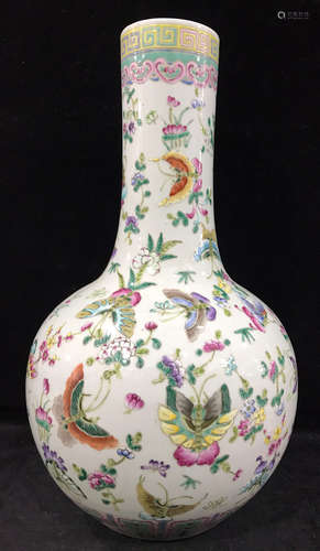 FAMILLE ROSE GLAZE BUTTERFLY PATTERN TIANQIU VASE