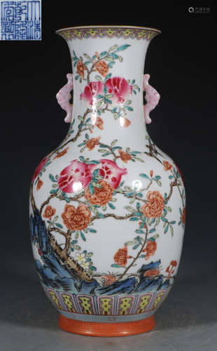 QIANLONG MARK FAMILLE ROSE GLAZE VASE