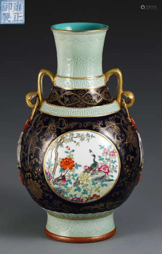 WUCAI GLAZE OUTLINE IN GOLD VASE