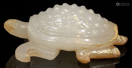 HETIAN JADE TURTLE SHAPE PENDANT