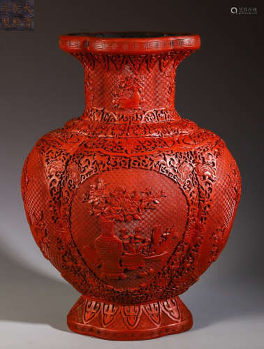 RED LACQUER FLORAL PATTERN VASE