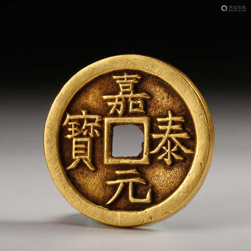 CHINESE GILT BRONZE COIN