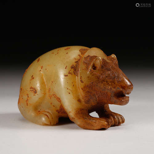 CHINESE ARCHAISTIC JADE BEAR