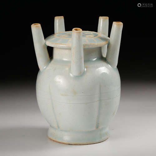 CHINESE WHITE GLAZED COVER VASE