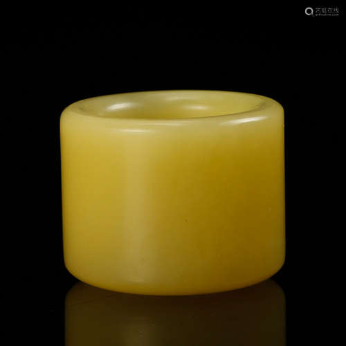 CHINESE YELLOW JADE THUMB RING