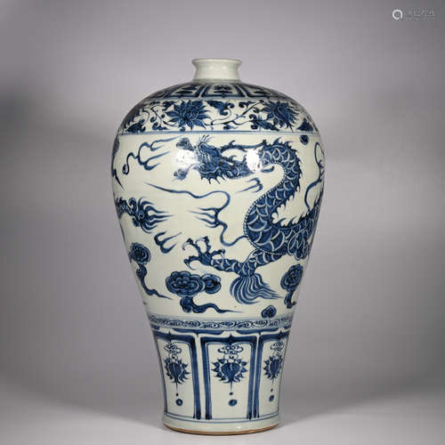 CHINESE BLUE WHITE DRAGON PORCELAIN VASE