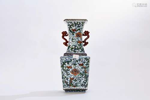 CHINESE DOUCAI PORCELAIN VASE