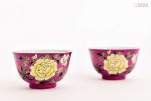 CHINESE FAMILLE ROSE PORCELAIN BOWLS, PAIR