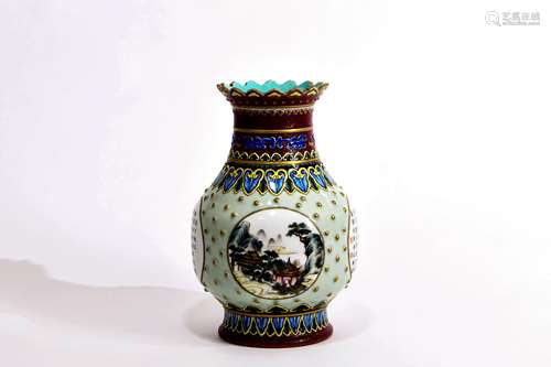 CHINESE FAMILLE ROSE PORCELAIN VASE