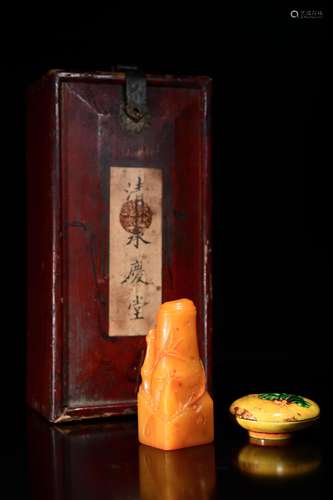 CHINESE YELLOW SOAPSTONE SEAL