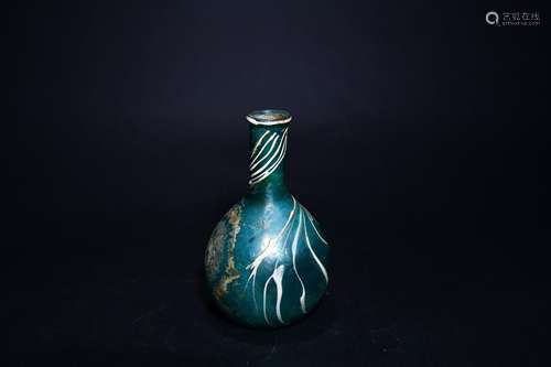 CHINESE GREEN PEKING GLASS VASE