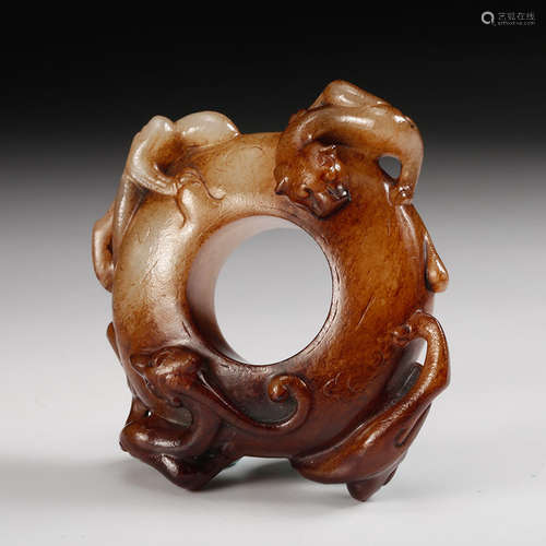 CHINESE ARCHAISTIC JADE PENDANT