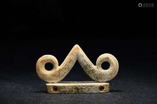 CHINESE ARCHAISTIC JADE ORNAMENT