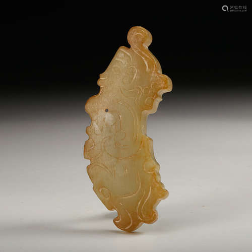 CHINESE ARCHAISTIC JADE PENDANT