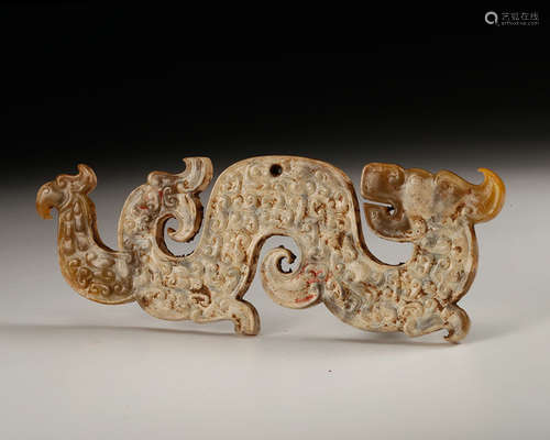 CHINESE ARCHAISTIC JADE PENDANT