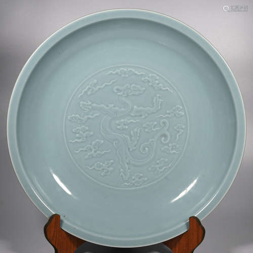 CHINESE PALE CELADON GLAZED PORCELAIN PLATE, MARKE