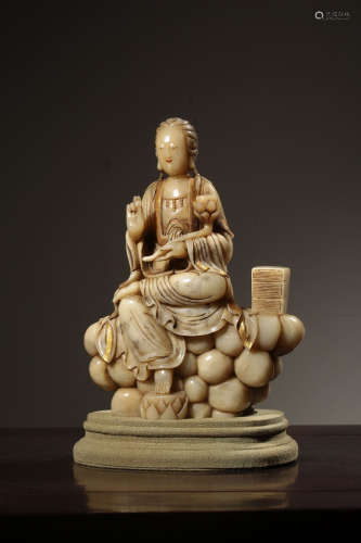 CHINESE SOAPSTONE CARVED SEATED GUANYIN