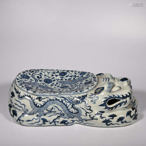 CHINESE BLUE WHITE BEAST PORCELAIN HEAD REST