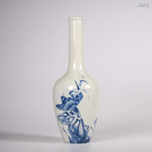 CHINESE BLUE WHITE PORCELAIN VASE, MARKED