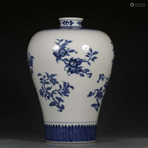 CHINESE BLUE WHITE PORCELAIN VASE