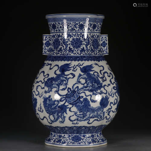 CHINESE BLUE WHITE PORCELAIN VASE