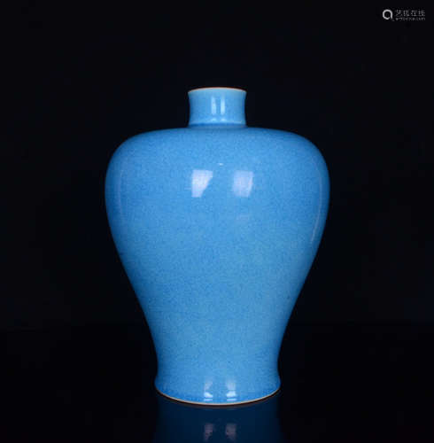 CHINESE BLUE GROUND PORCELAIN VASE