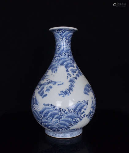 CHINESE BLUE WHITE DRAGON YUHUCHUN VASE