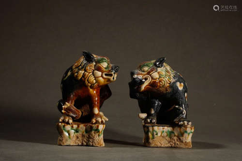 CHINESE SANCAI PORCELAIN FOOLION