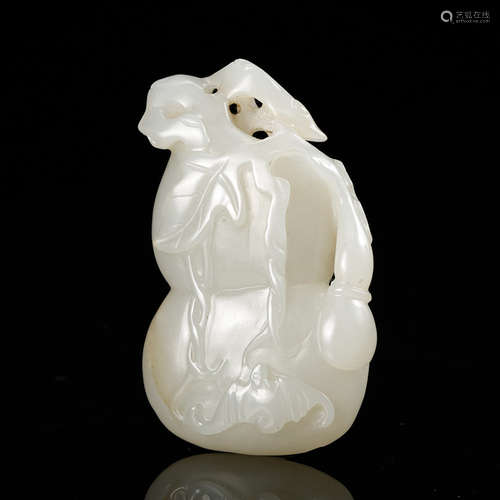 CHINESE WHITE JADE GOURD PENDANT