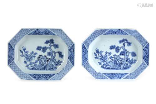 A PAIR OF CHINESE BLUE AND WHITE OCTAGONAL DISHES, 18TH CENTURY