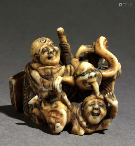 Netsuke japonés principios Siglo XIX.江户时期。坚定的Jugyoku II-Ryukosai的基础上。在大理石卷轴上代表