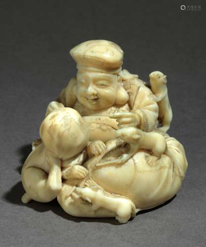 Netsuke japonés de finales de siglo XIX.明治时期。坚固的底座。大国