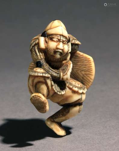 Netsuke japonés finales siglo XVIII.江户时期。在象牙雕刻的大理石上刻有代表