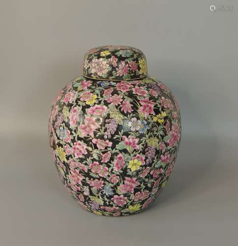 Art Porcelain Factory in 1970s, Flowers Painting Porcelain Vase