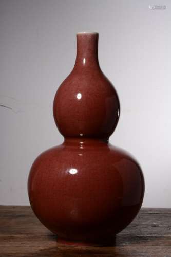 The Qing Dynasty Yongzheng Year, Cowpea Glazed Porcelain Gourd-Shaped Vase