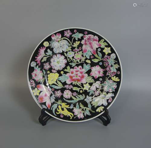 Art Porcelain Factory For Offical Use in 1980s, Flowers Painting Famille Rose Glaze Porcelain Plate