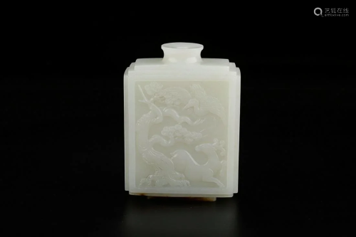 HETIAN WHITE JADE SNUFF BOTTLE CARVED WITH CRANE AND