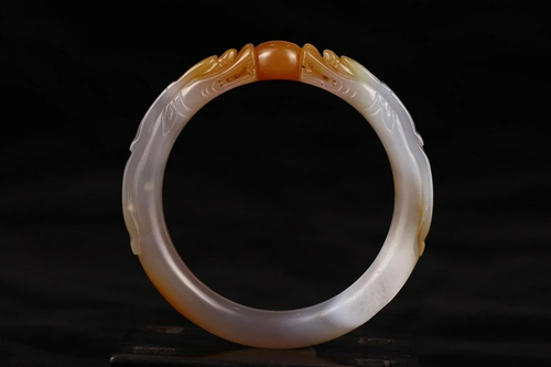 AGATE BANGLE