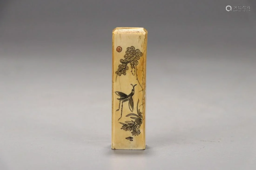 RARE MATERIAL SEAL CARVED WITH INSECT AND PLANT