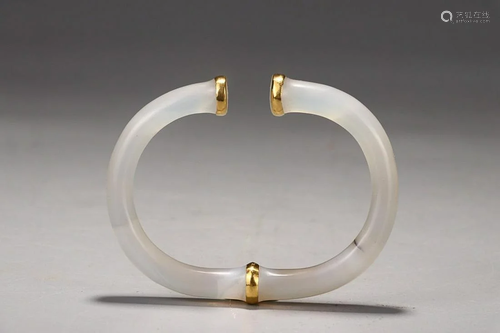 GOLD MOUNTED AGATE BANGLE