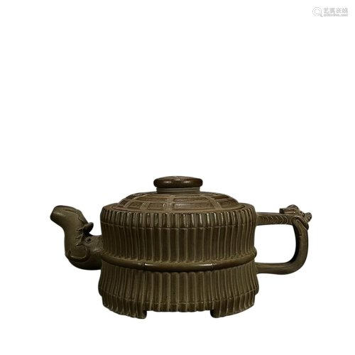 TEAPOT CARVED WITH BAMBOO AND 'SHAO DA HENG' IN…