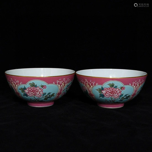 RED GROUND FAMILLE ROSE 'BIRD AND FLOWER' BOWL