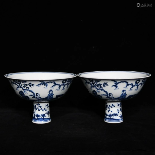 BLUE & WHITE 'FIGURE STORY' HIGH-FOOT BOWL