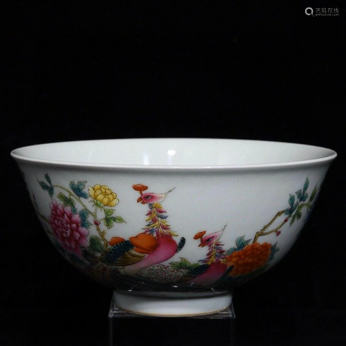 FAMILLE ROSE 'BIRD AND FLOWER' BOWL