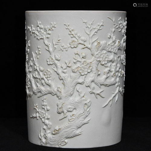 WHITE GLAZED BRUSH POT CARVED WITH FLORAL