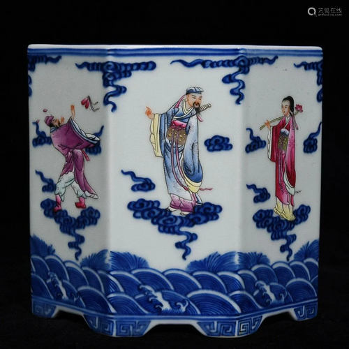 BLUE & WHITE AND FAMILLE ROSE 'FIGURE' BRUSH POT