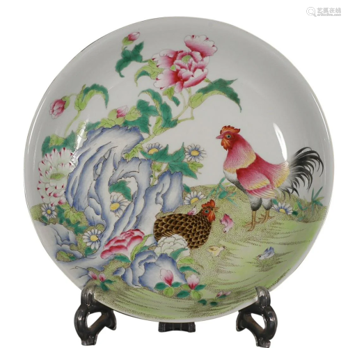 FAMILLE ROSE â€˜ROOSTER AND FLORAL' CHARGER